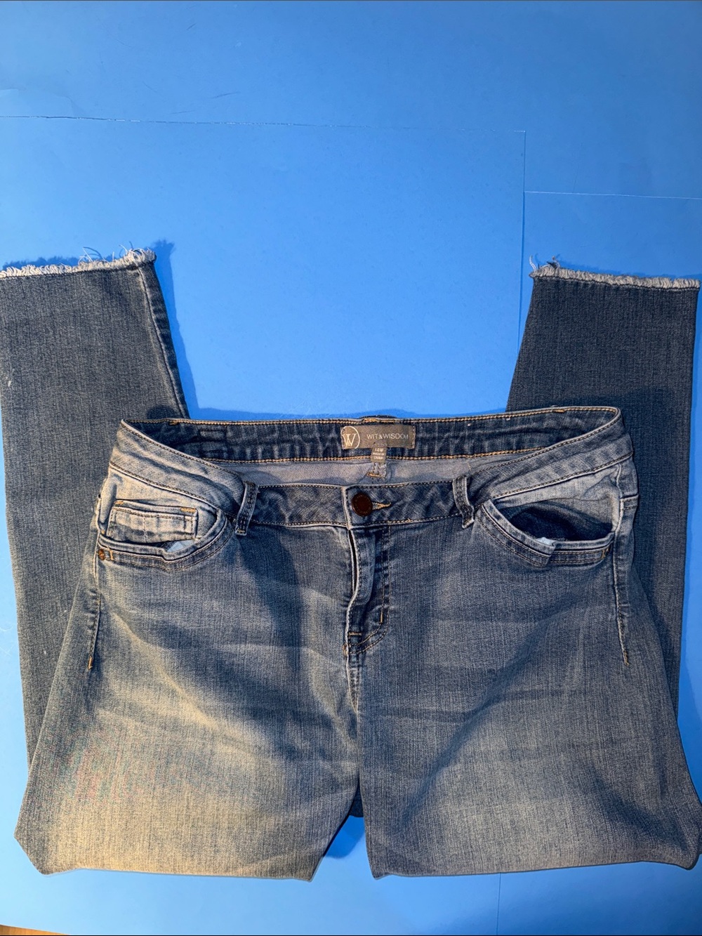 Wit & Wisdom Light Blue Jeans - Frayed Hem